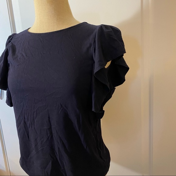 Women’s Uniqlo Flutter Sleeve Top - Picture 2 of 10